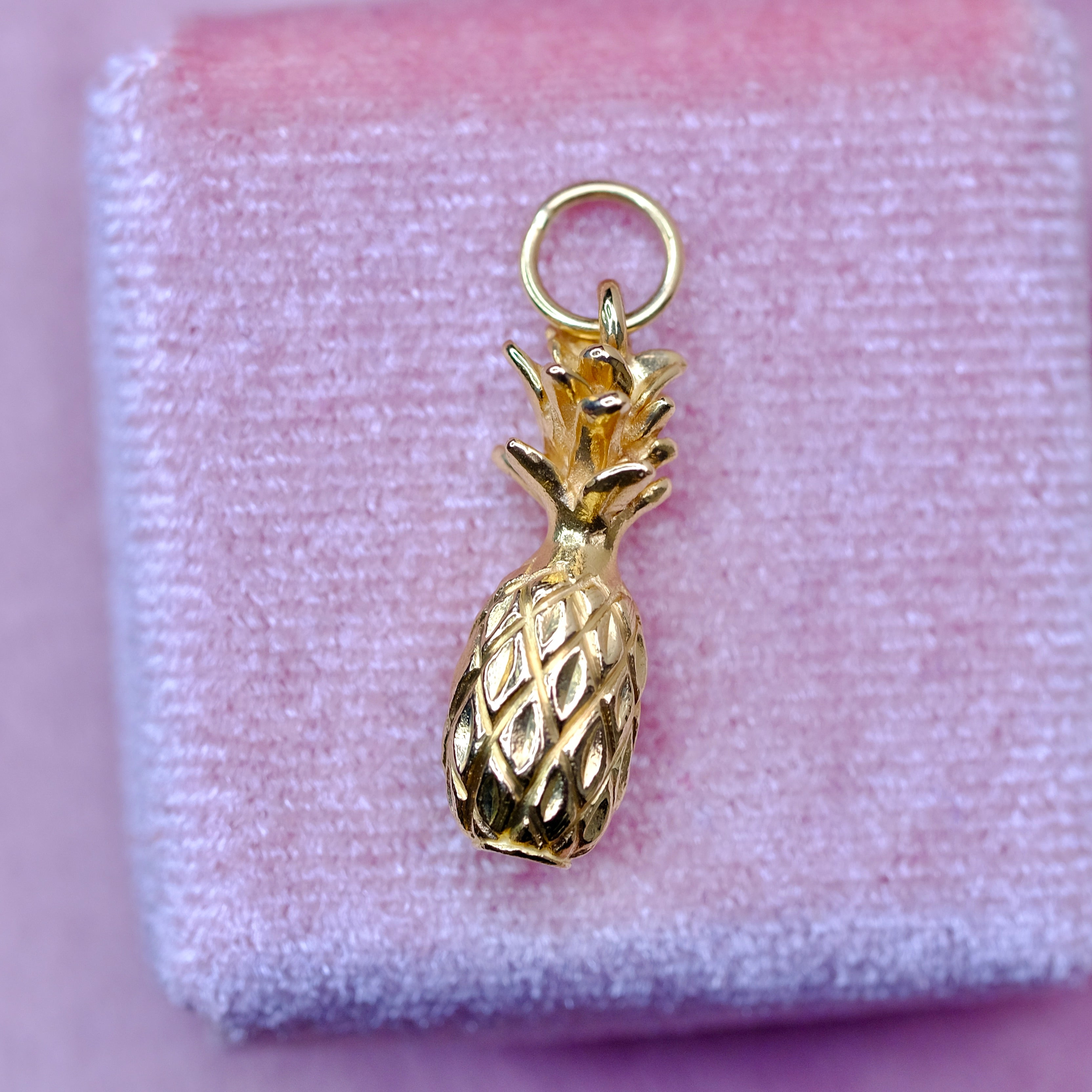 14K Yellow Pineapple Pendant